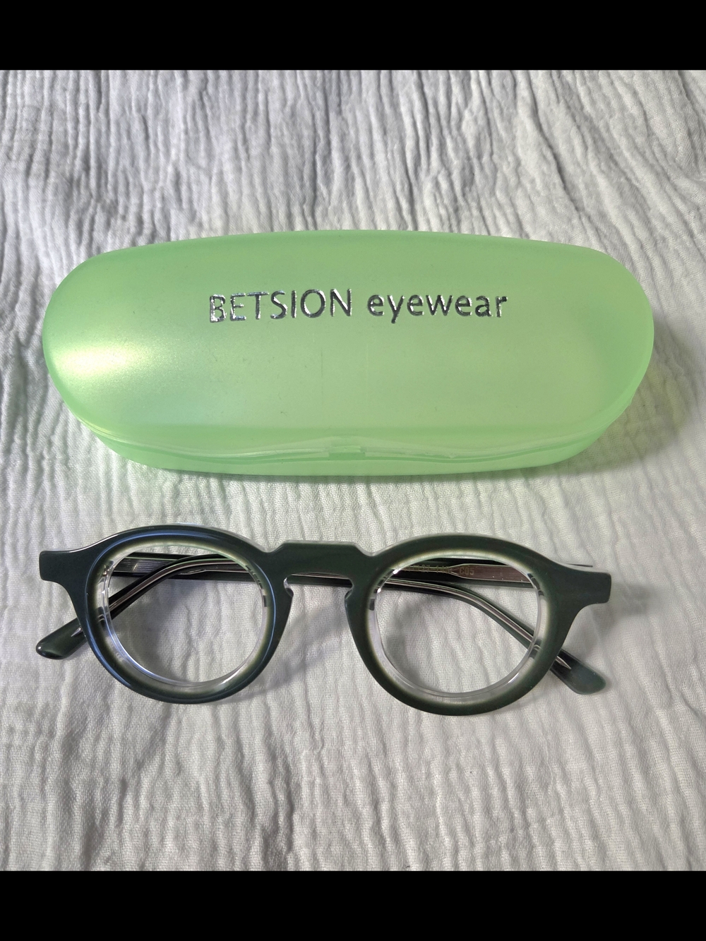 BETSION Round Eyeglasses in Sage Green